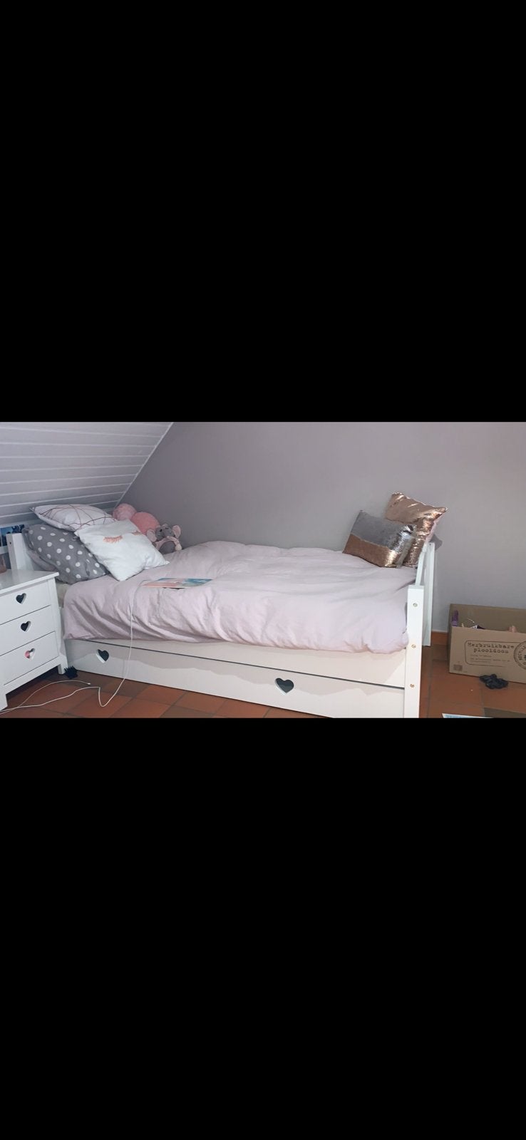 Wit bed met met hartje, Kinderen en Baby's, Ophalen, 85 tot 100 cm, Gebruikt, 180 cm of meer