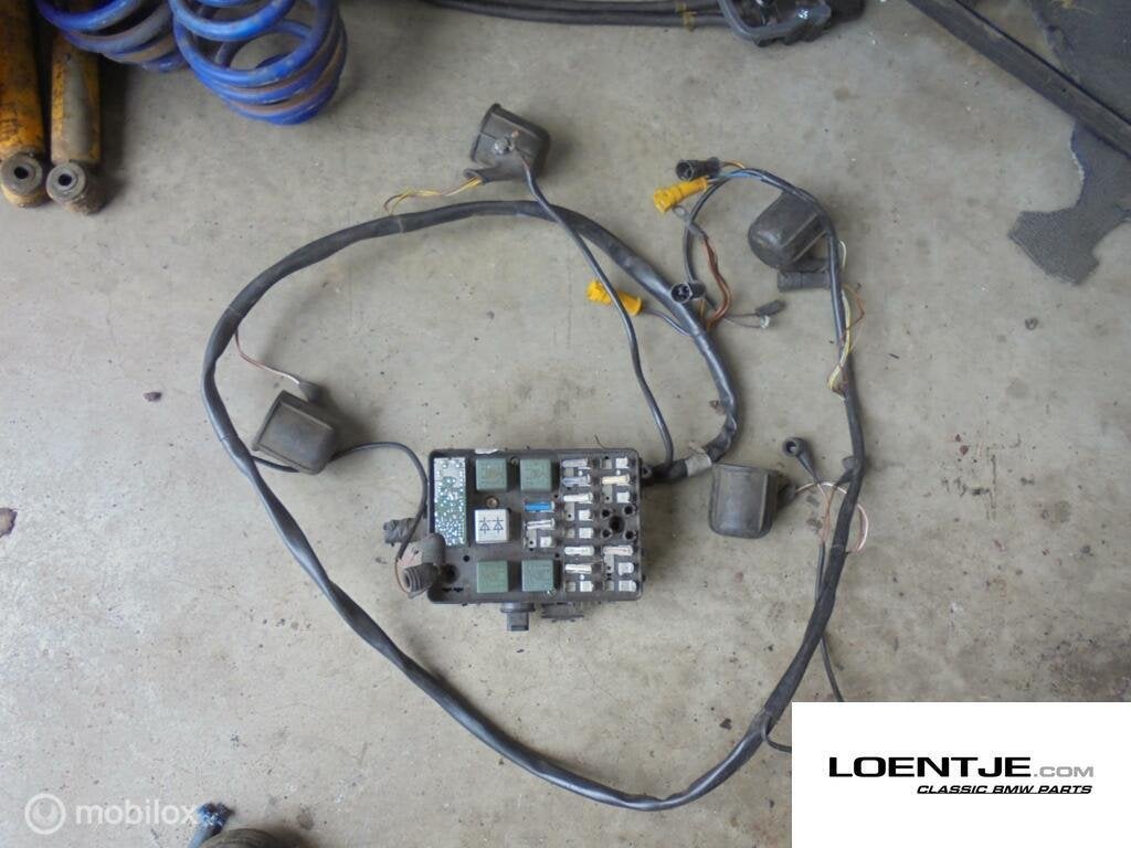 Koplamp stekkers en zekeringkast BMW e28 518 520 535i 528 et, Enlèvement ou Envoi, Utilisé, BMW, BMW