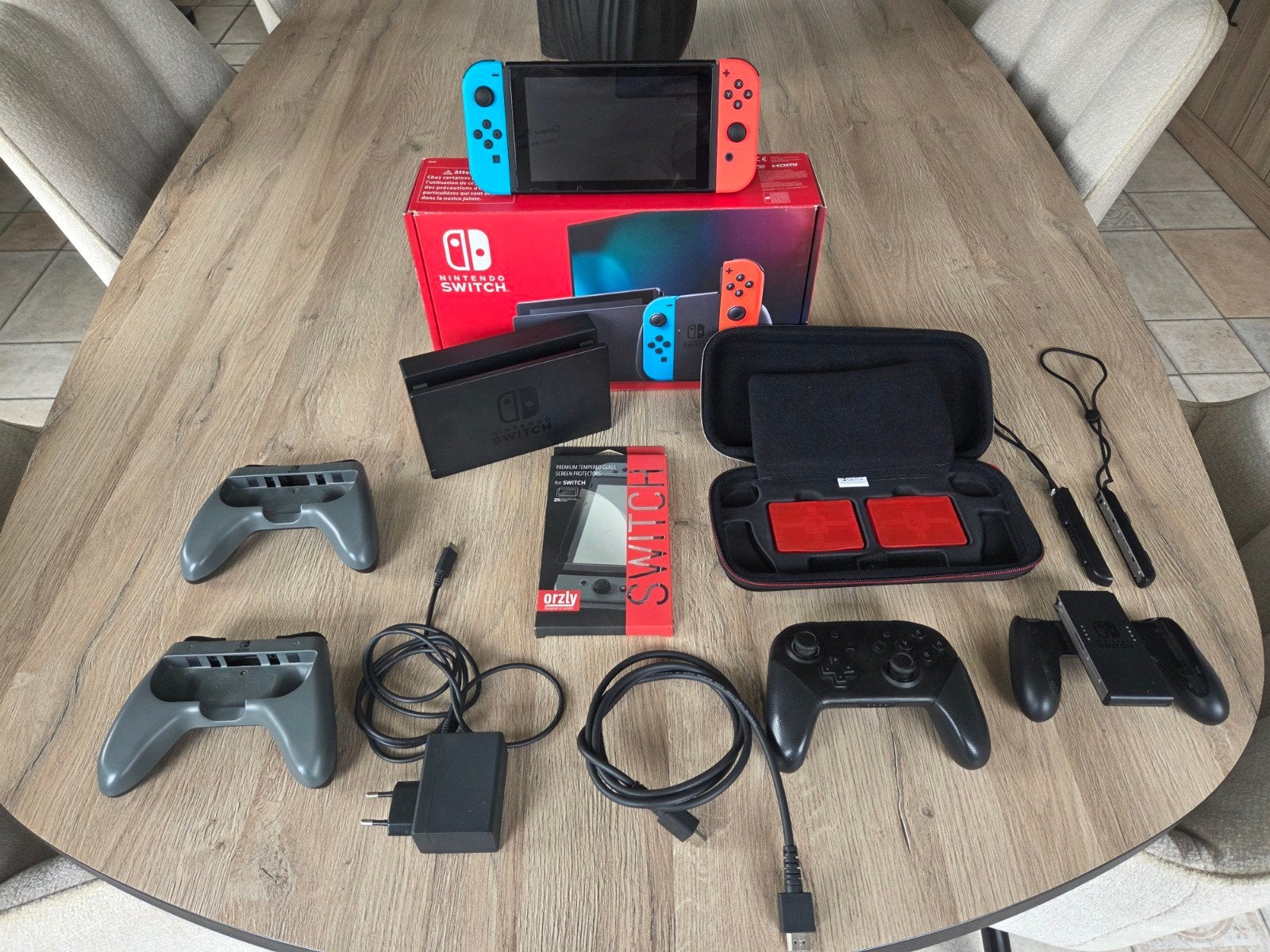 Nintendo Switch incl. accessoires en Micro SD kaart, Ophalen of Verzenden