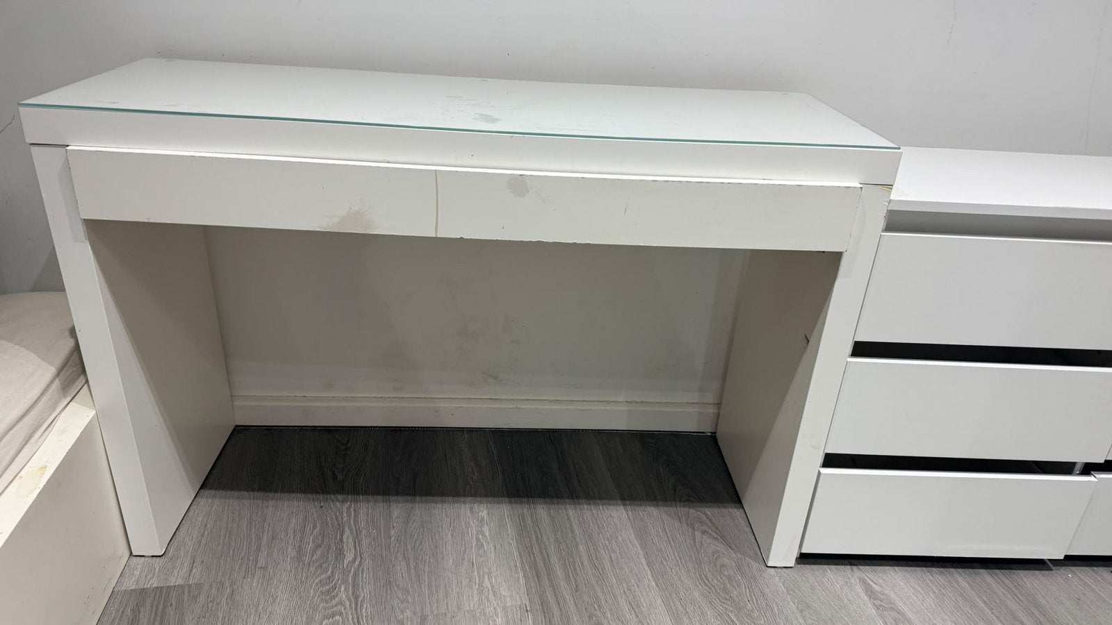 Coiffeuse a donner, Ophalen, Zo goed als nieuw