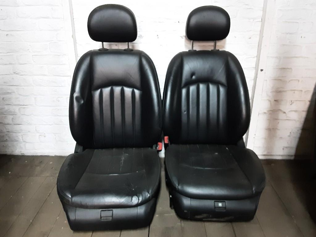 INTERIEUR Mercedes-Benz CLS (C219) (01-2004/02-2011), Gebruikt, Mercedes-Benz, Mevr. I. Hauben, Rue de l'Espoir 34 34
4030  GRIVEGNÉE, BE