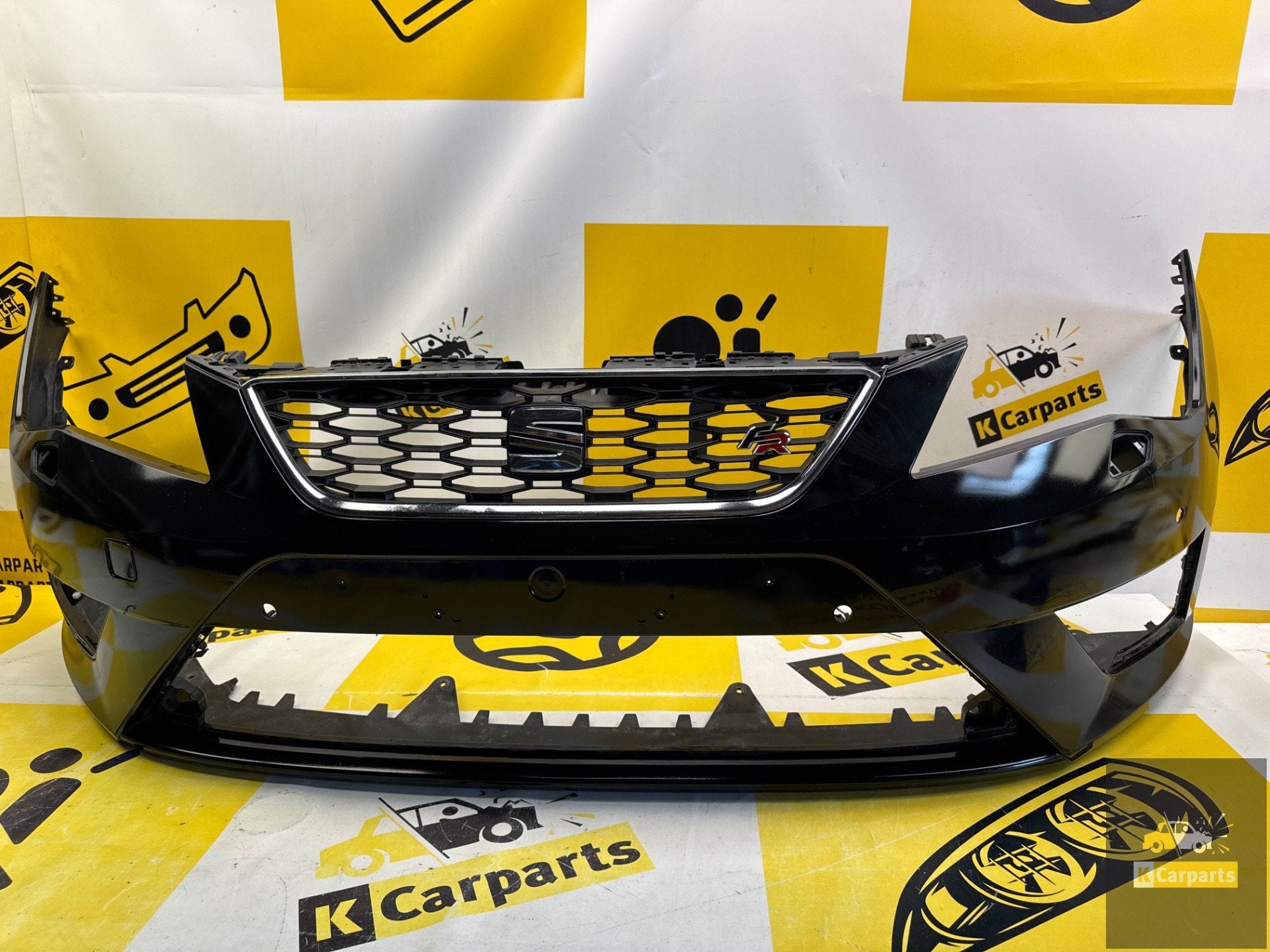 Seat Leon Fr Voorbumper 2012-2017 Origineel bumper KLS 4XPDC, Gebruikt, Voor, Autovia A-2, Km 585 585
08760  Martorell, ES, SEAT S.A.