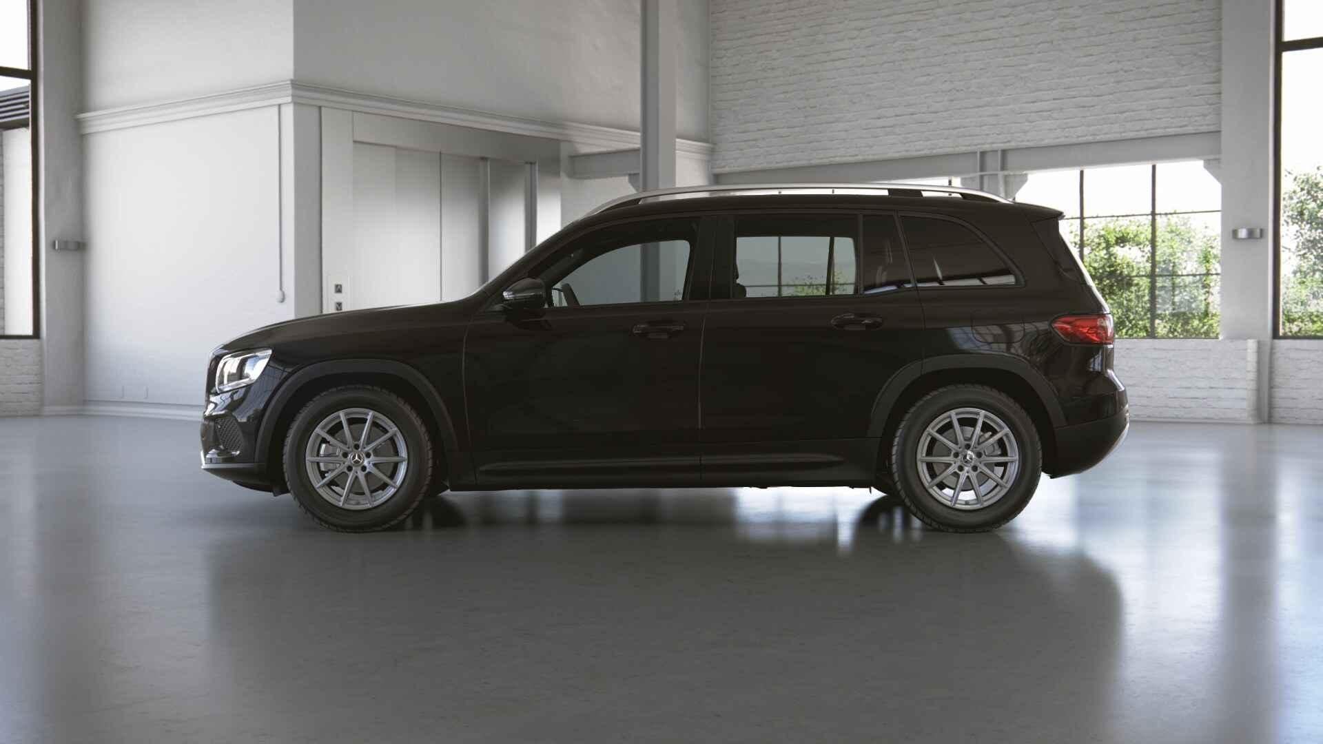 Mercedes-Benz GLB-klasse 180 Style | Navigatie | Achteruitri, Auto's, Dealer onderhouden, Gebruikt, 4 cilinders, 136 pk