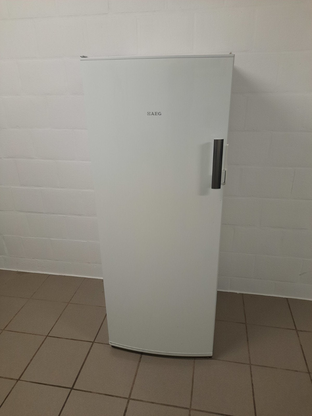Diepvries AEG, Elektronische apparatuur, Ophalen, Zo goed als nieuw, Vrijstaand, 140 tot 160 cm
