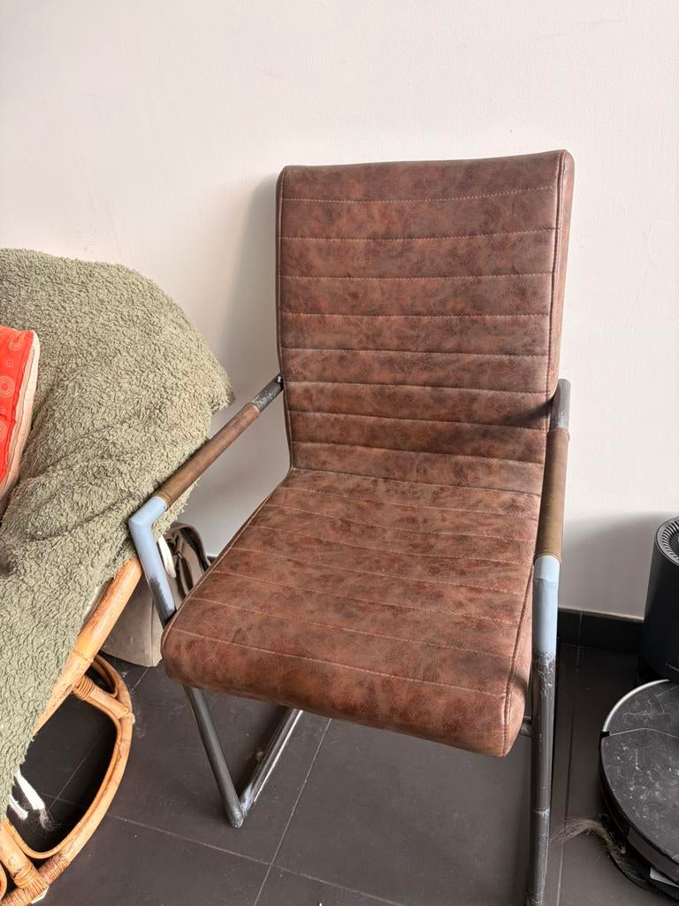 Bruine stoel, Huis en Inrichting, Fauteuils, Ophalen, Zo goed als nieuw