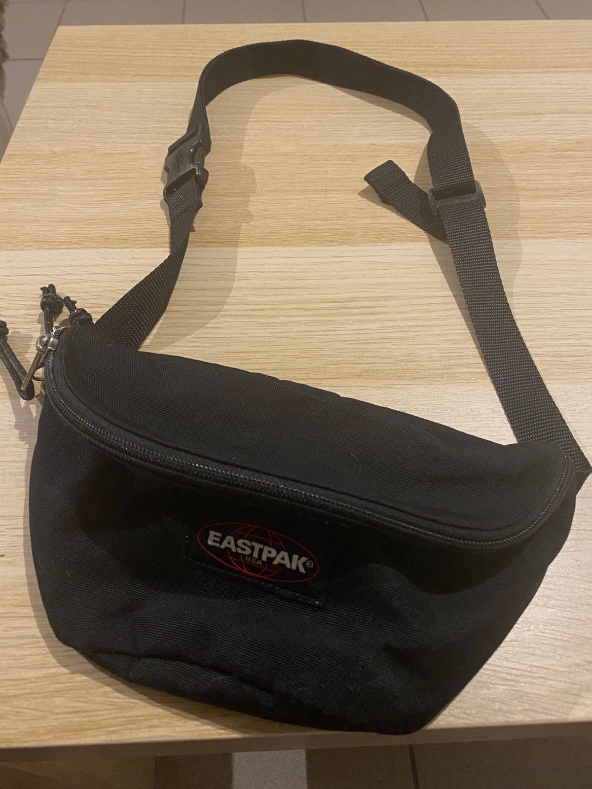 Eastpak Zwarte Heuptas met Extra Achterzak, Ophalen of Verzenden, Zo goed als nieuw
