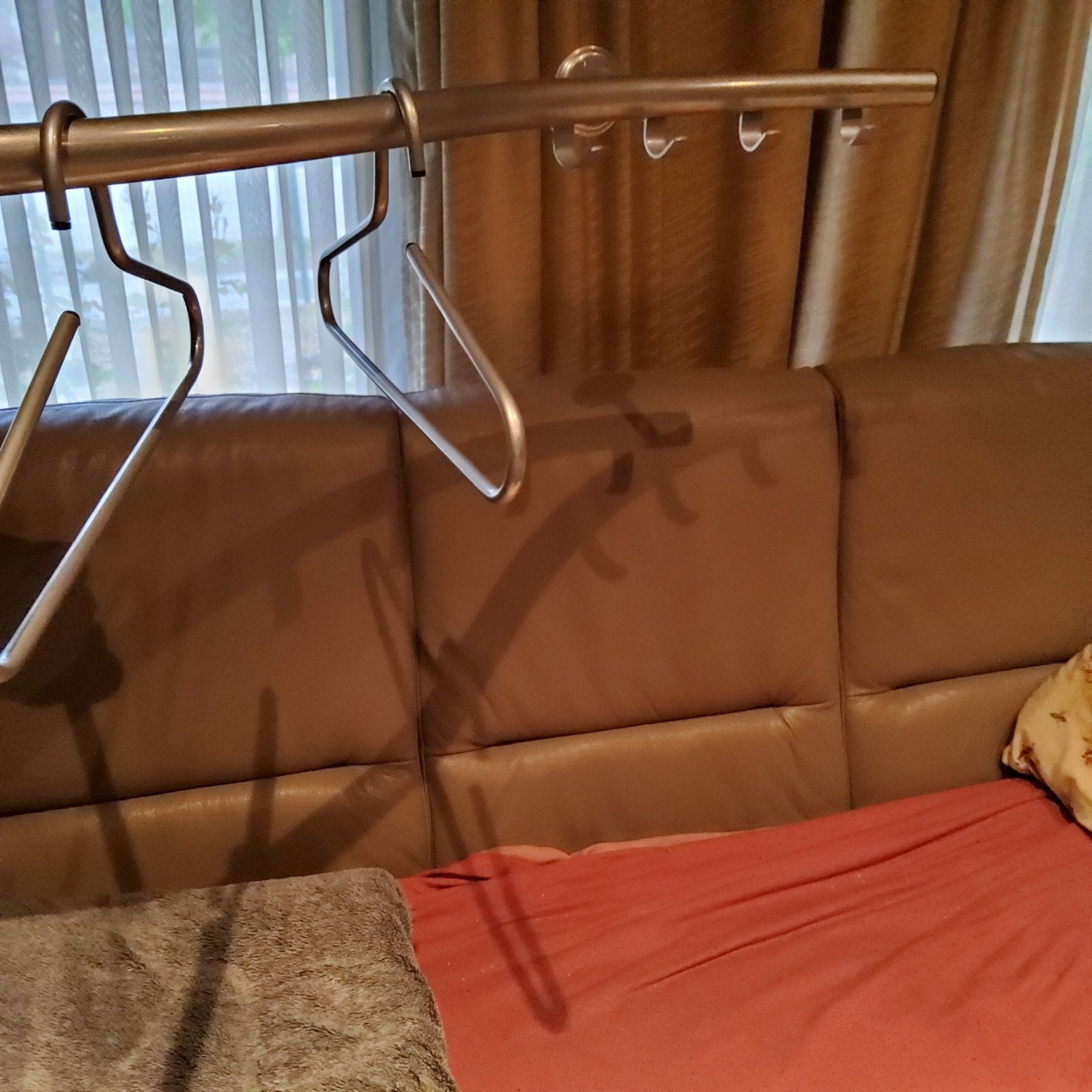 moderne kapstok met bijhorende kleren houders, Huis en Inrichting, Woonaccessoires | Kapstokken, Ophalen