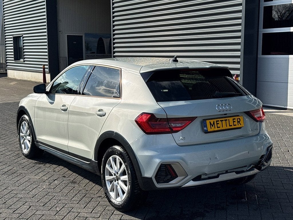 Audi A1 ALLSTREET 1.5 35 TFSI Advanced edition, camera, navi, Argent ou Gris, Achat, Entreprise, Entretenue par le concessionnaire