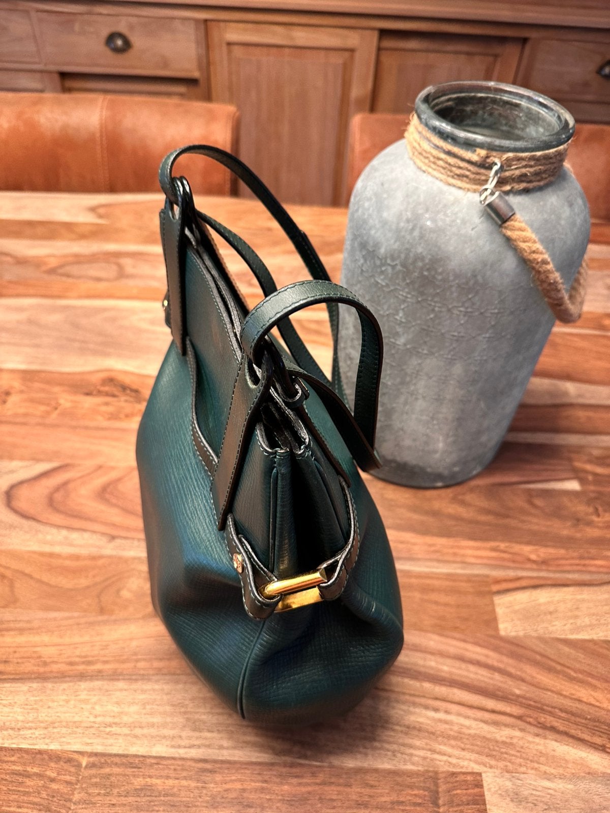Sac porté épaule Delvaux cuir Vert Sapin, Bijoux, Sacs & Beauté, Boîtes de maquillage & Beauty case, Enlèvement ou Envoi, Comme neuf