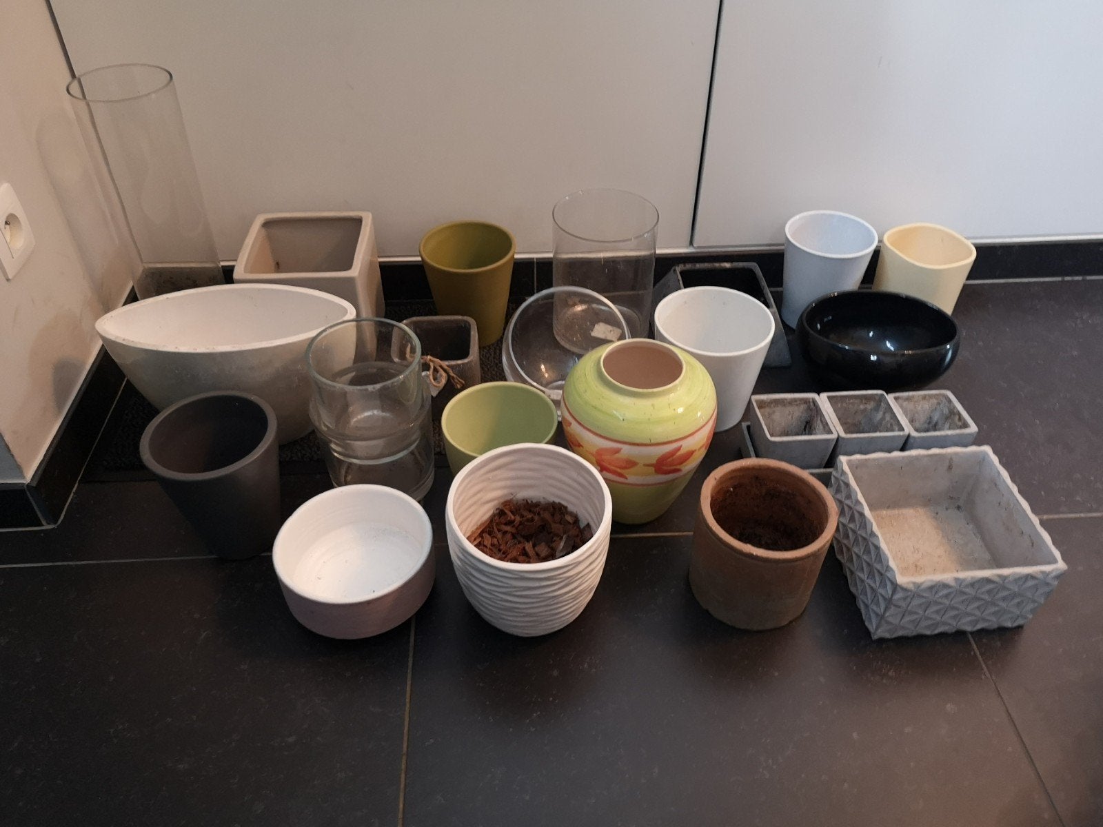 Lot van 22 bloempotten en vazen voor 3 EUR samen, Ophalen