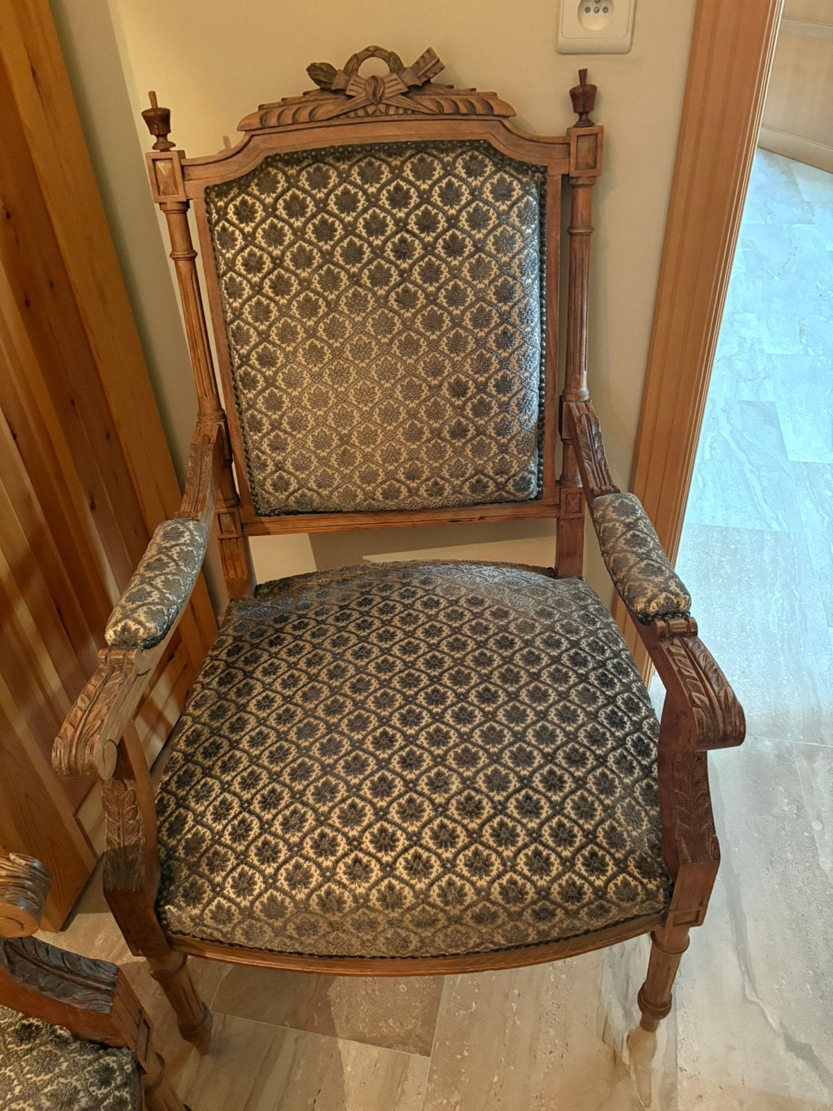 Antieke Louis XV-fauteuils in massief hout, Ophalen