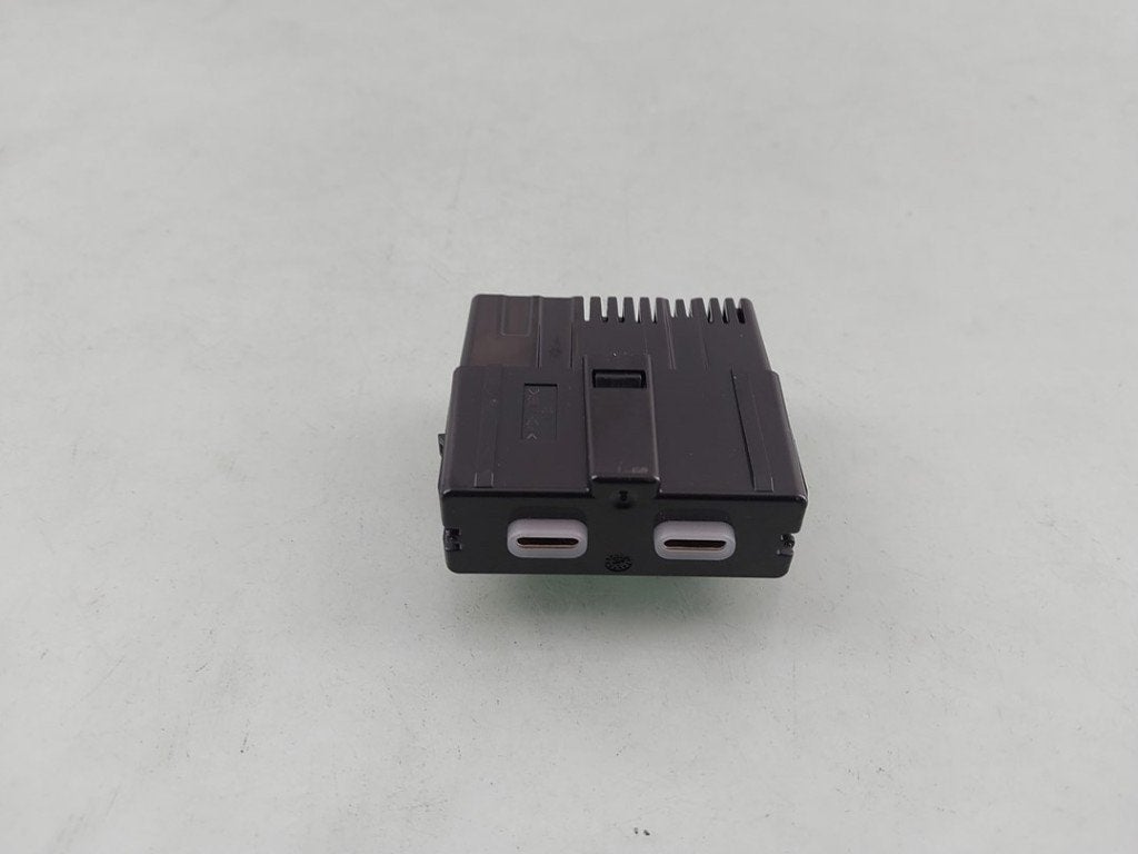 AUX/USB POORT Skoda Kamiq (01-2019/-) (|3G5035954A|), Gebruikt, Info@skoda-auto.de, Skoda, Max-Planck-Straße  3-5
64331  Weiterstadt, DE