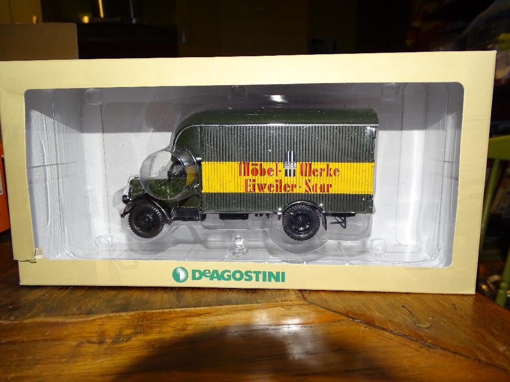 Opel Blitz Möbel-Werke Eiweiler Saar vert foncé 1/43, Hobby en Vrije tijd, Ophalen of Verzenden, Nieuw, Bus of Vrachtwagen