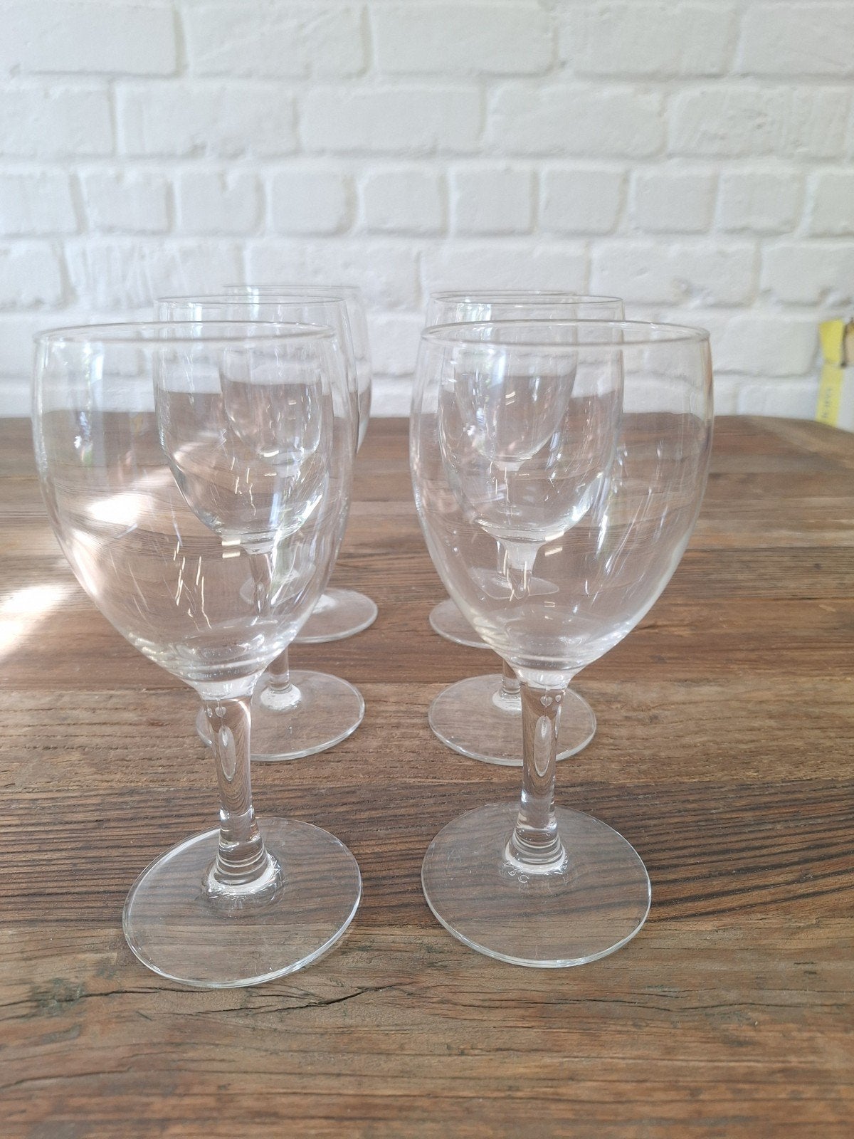 verres à vin, Enlèvement