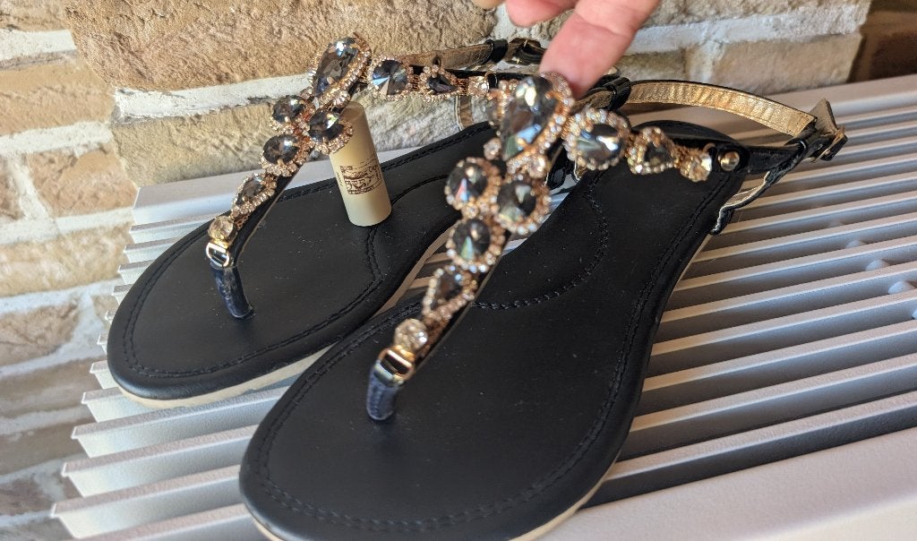 zwarte teensandalen met strass-steentjes  Maat 37, Kleding | Dames, Ophalen of Verzenden, Zo goed als nieuw, Zwart