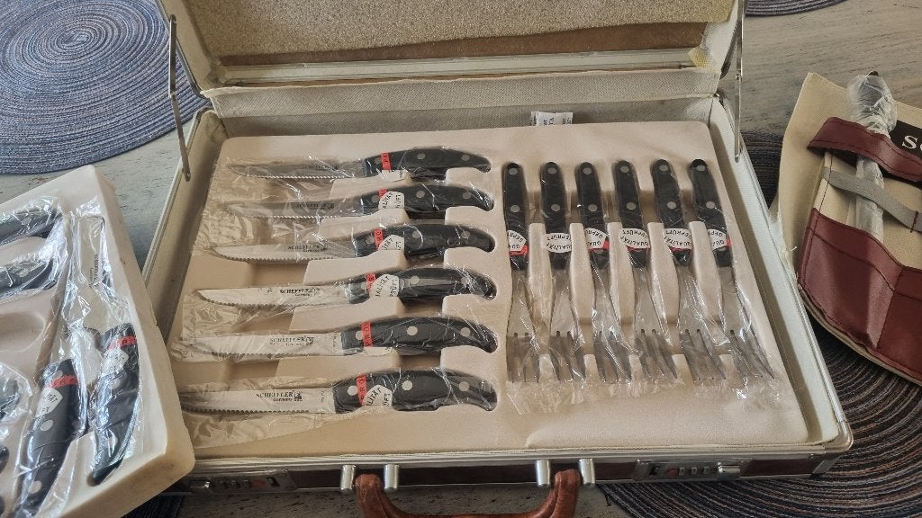 Couteaux neufs, Enlèvement