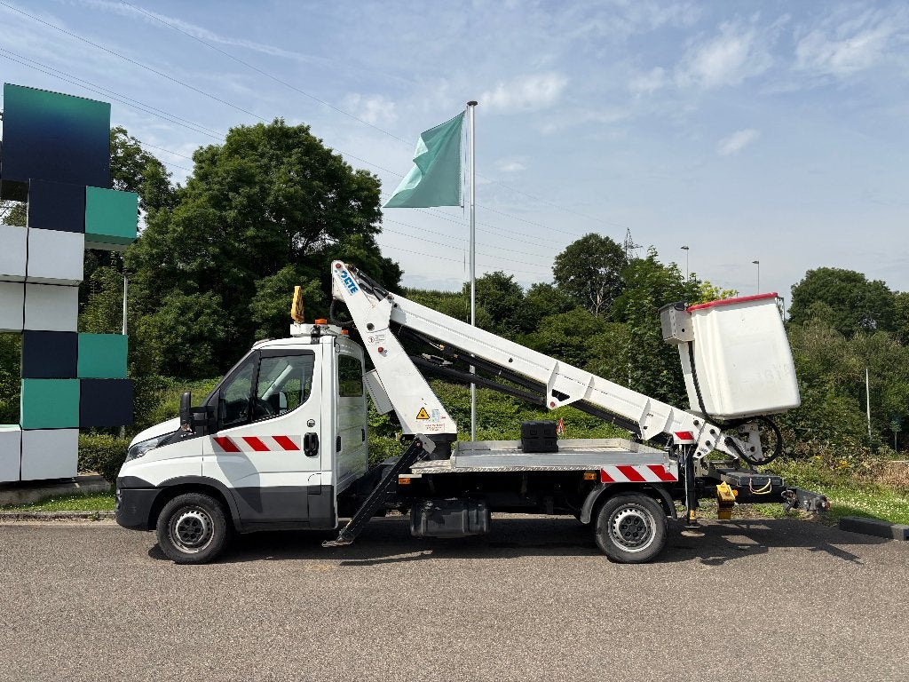 Camion Nacelle Iveco Daily 35S12, Enlèvement