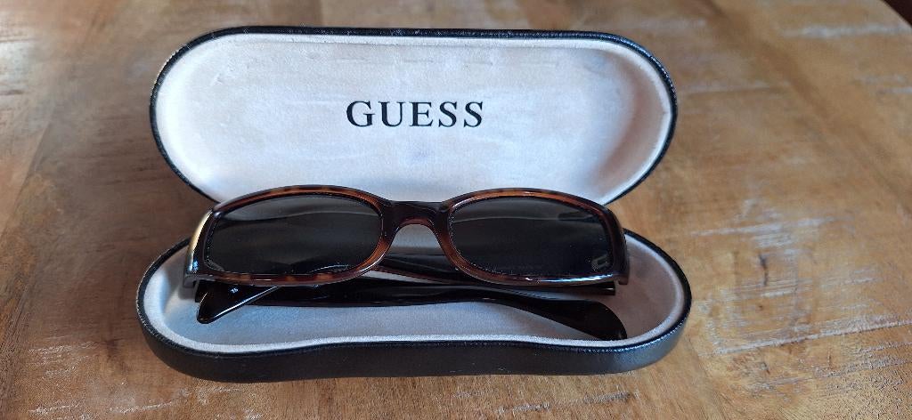 Guess Dames Zonnenbril, Handtassen en Accessoires, Zonnebrillen en Brillen | Dames, Ophalen of Verzenden, Gebruikt, Bruin, Zonnebril