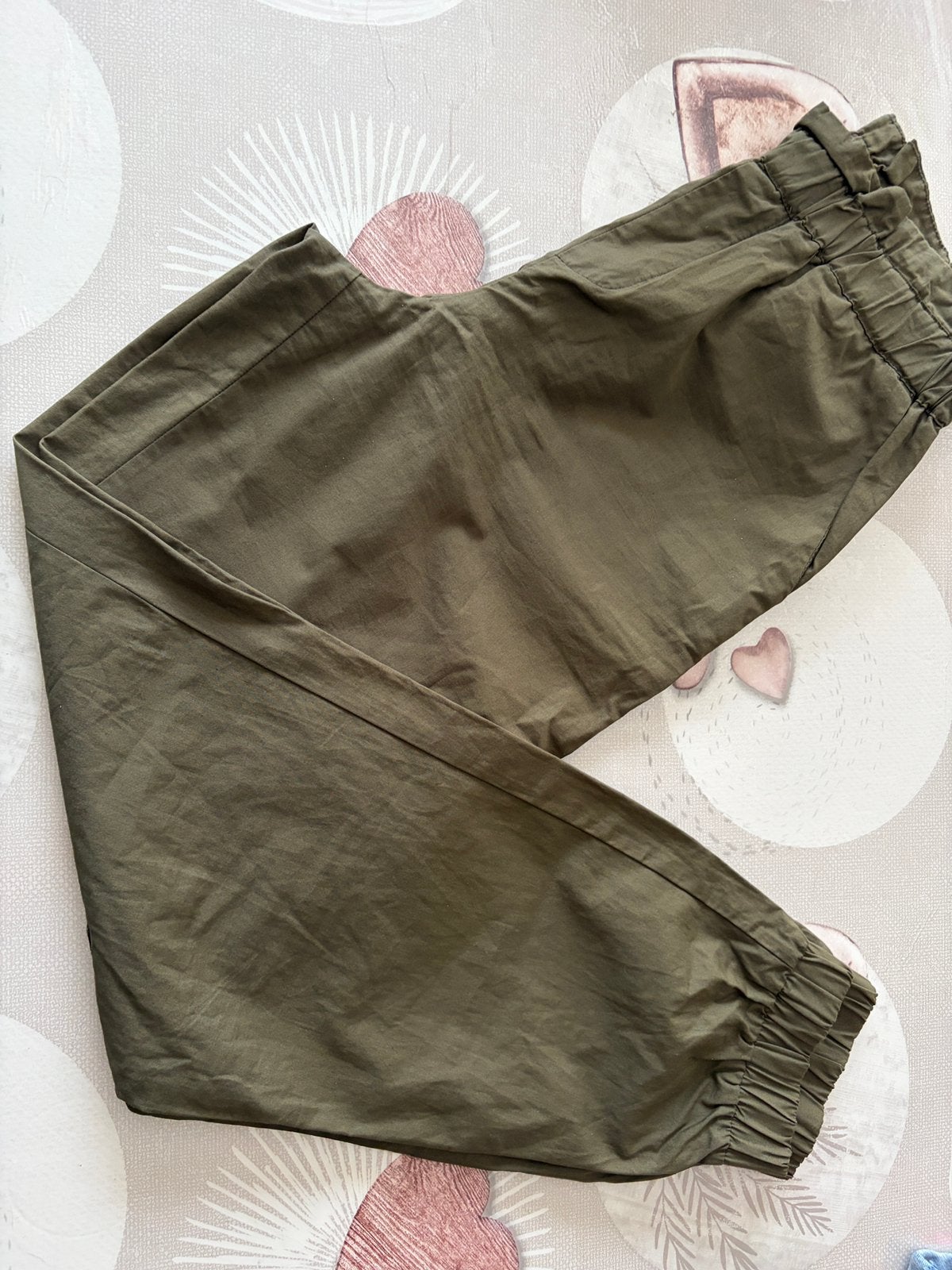 Alleen kaki cargobroek (model Pigalle) maat 38 (M), Kleding | Dames, Broeken en Pantalons, Ophalen of Verzenden, Zo goed als nieuw