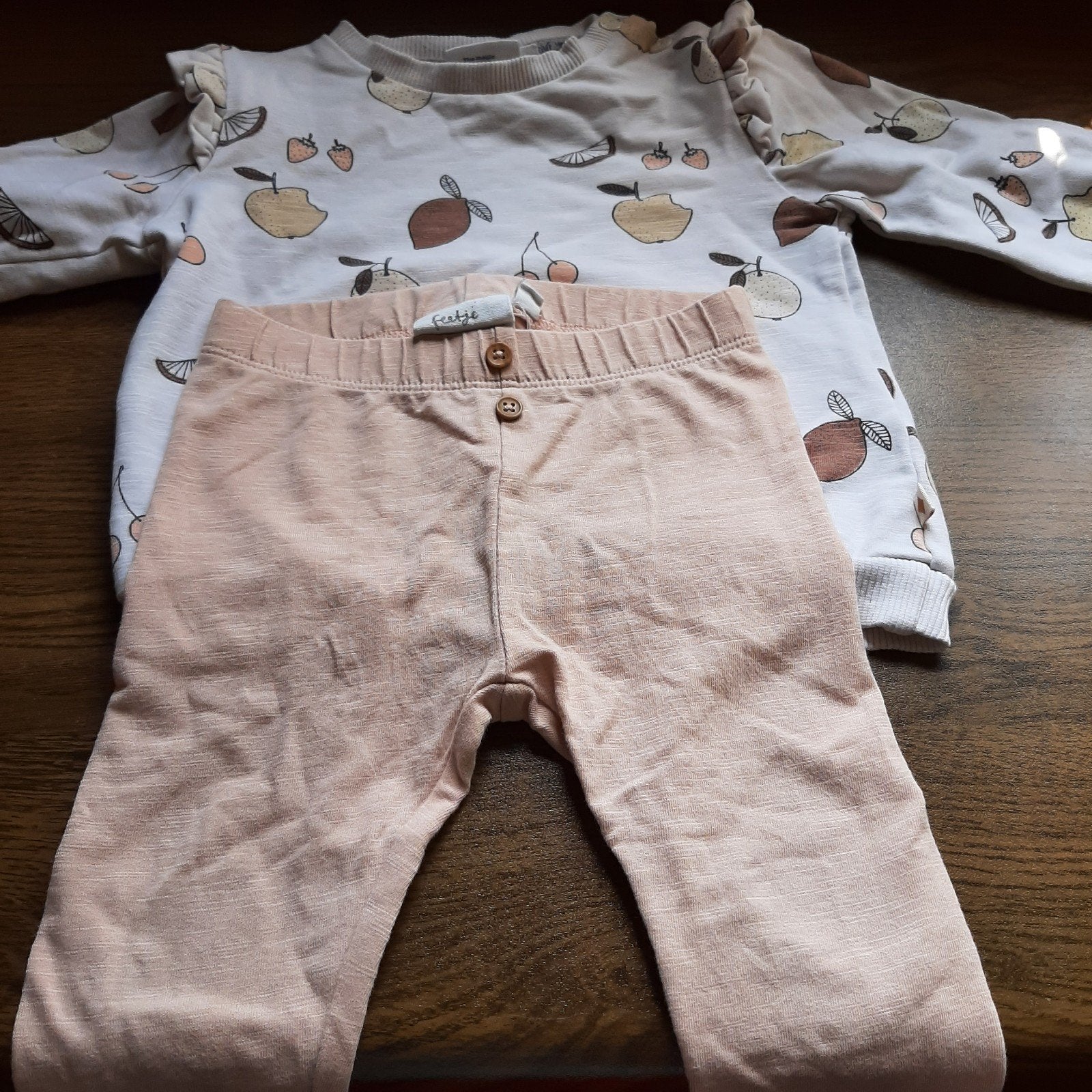 Mooie trui met bij behorend broekje maat 68, Kinderen en Baby's, Babykleding | Maat 74, Ophalen, Broekje