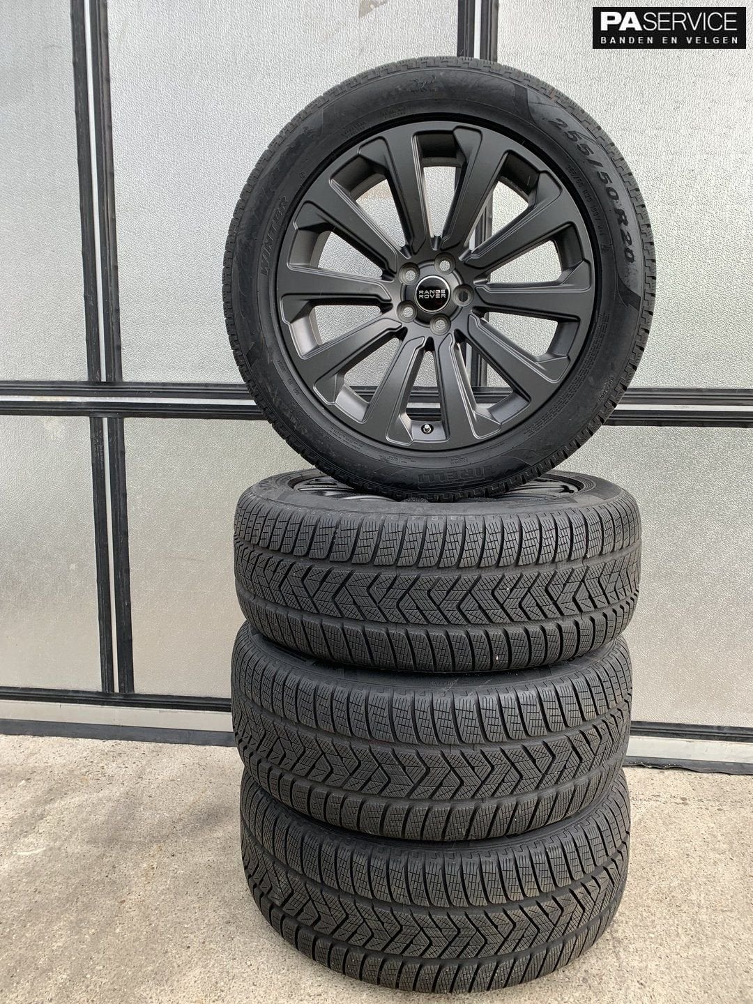 Origineel Mat Antraciet Range Rover Velar Winterset incl Pir, Gebruikt, 255 mm, -, -