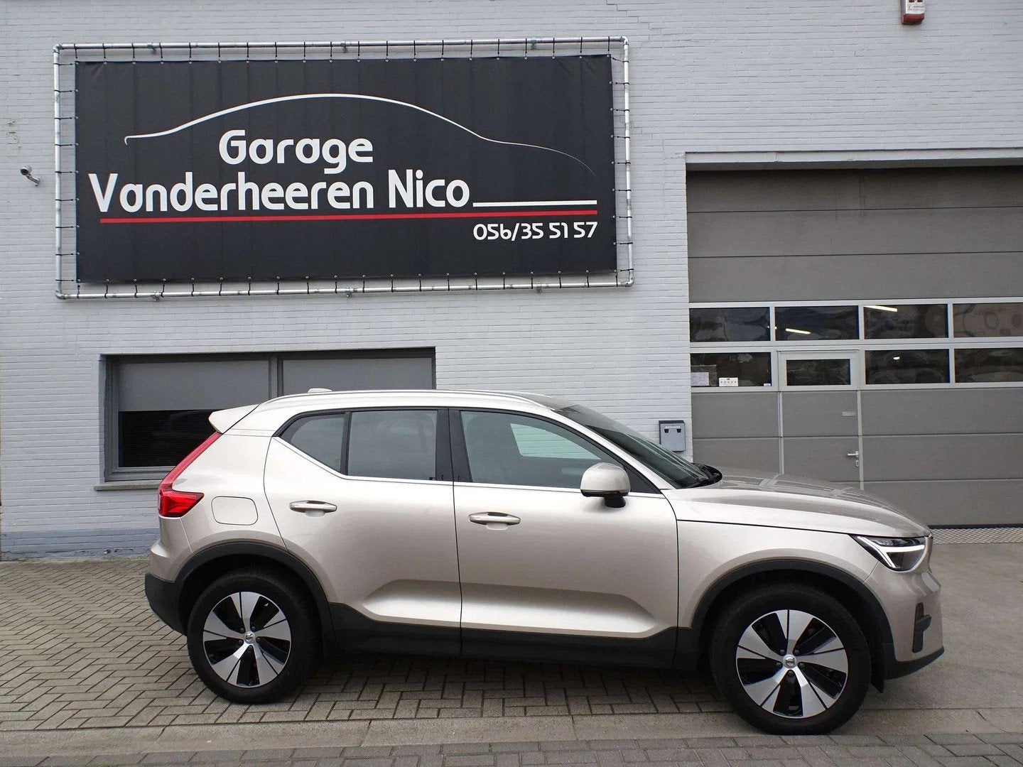 Volvo XC40 1.5T4 Recharge Inscription CARPLAY,FULL LED,KEYLE, Argent ou Gris, Achat, Euro 6, Entreprise