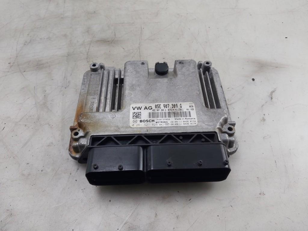 CALCULATEUR MOTEUR ECU Volkswagen Golf VIII (CD1), Robert Bosch AG, Volkswagen, Utilisé, Robert-Bosch-Allee 1
74232  Abstatt, DE