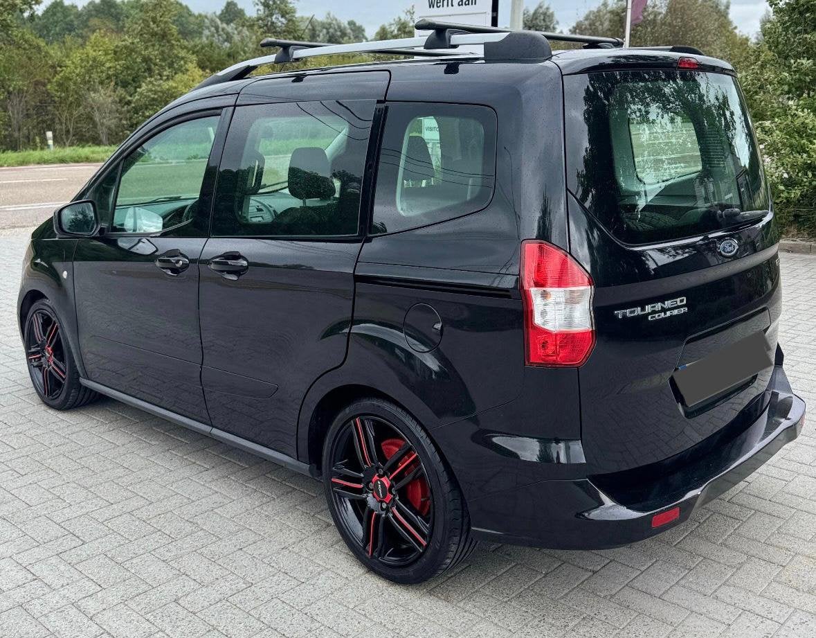 Ford Tourneo Courier 120 000 km à essence approuvée à vendre, Autos, Bluetooth, Achat, Euro 6, 5 places