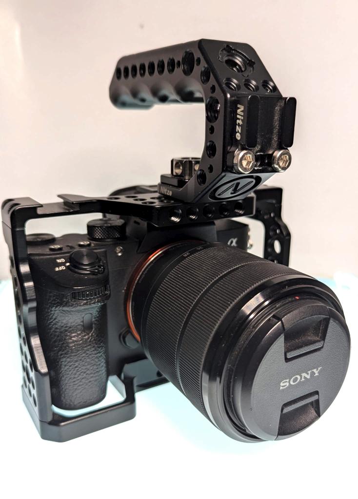 Sony A7 mark III + FE 28-70mm F/3.5-5.6 OSS + cage + poignée, Ophalen, Zo goed als nieuw, Sony