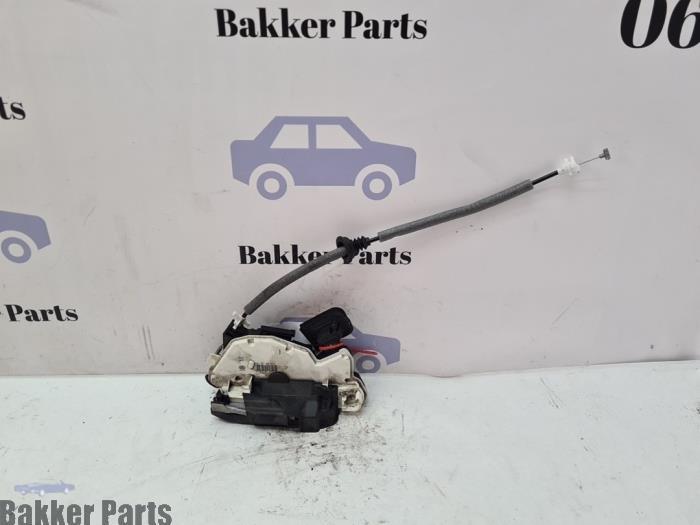 Deurslot Mechaniek 4Deurs links-voor van een Skoda Rapid, Gebruikt, -, -, Ophalen of Verzenden