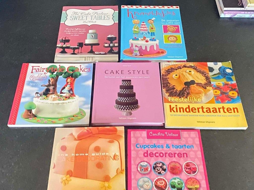 7 boeken voor het maken van kindertaarten en gebak, Ophalen of Verzenden, Gebruikt, Taarten of Cupcakes, Boek of Tijdschrift