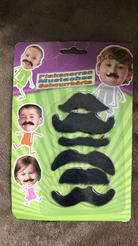 Moustaches autocollantes, Zo goed als nieuw