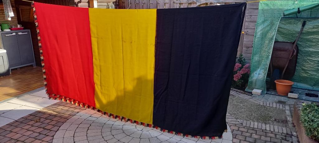 Grote oude Belgische vlag met franjes, Enlèvement ou Envoi, Utilisé