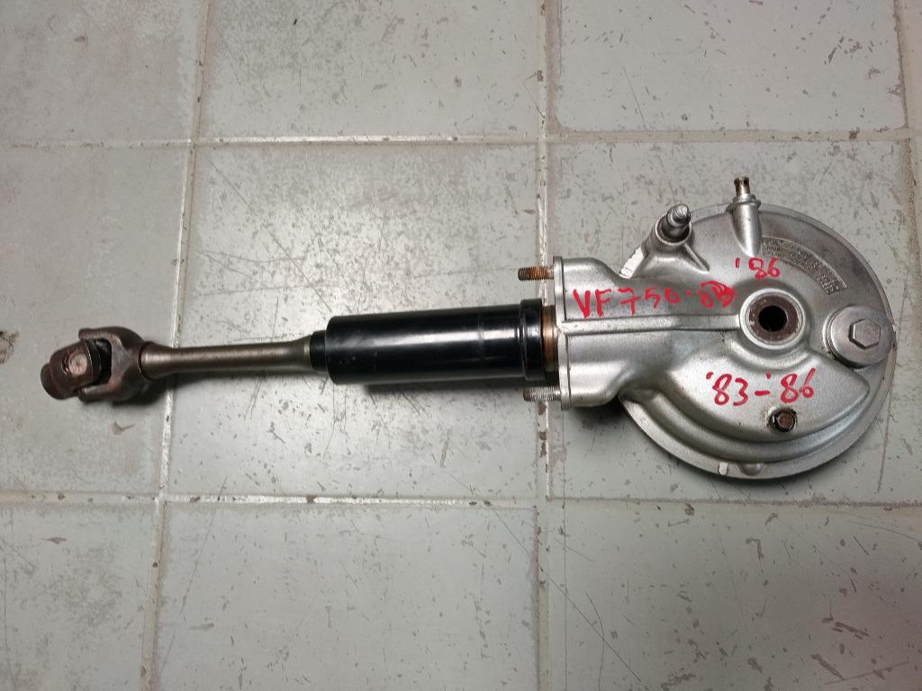 honda magna 700/750 van '83-'86 cardan + as, Enlèvement ou Envoi, Utilisé