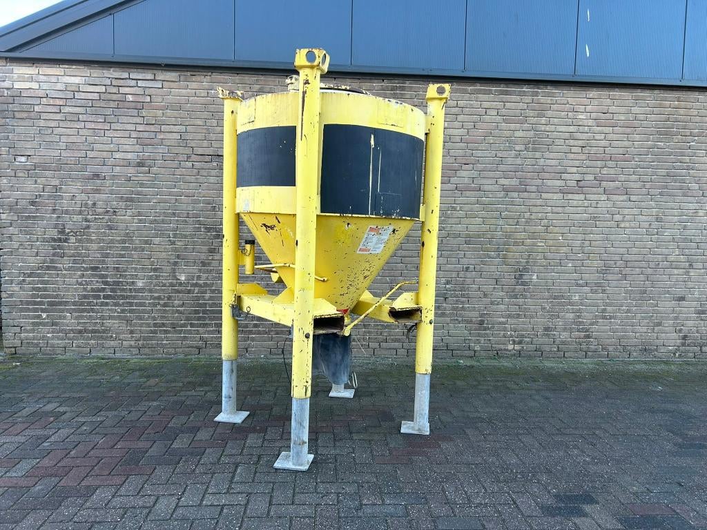 Mini silo/mini mixer/metsel silo 1400KG inhoud 230V gebruikt, Articles professionnels, Articles professionnels Autre, Enlèvement