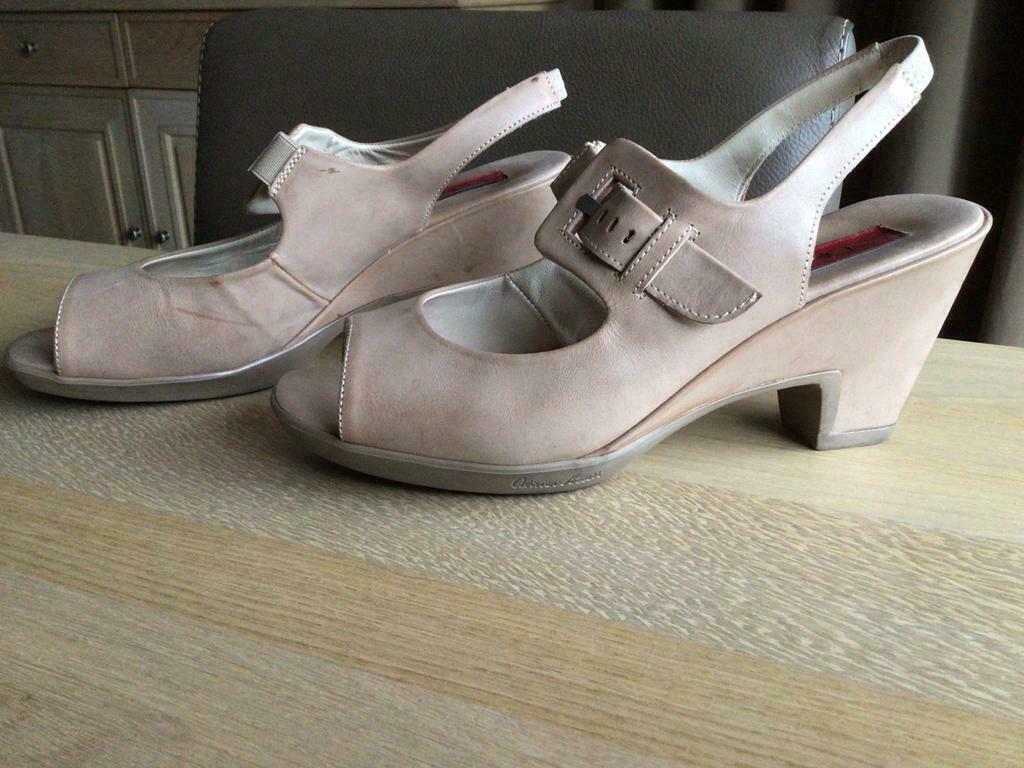 Sandalen Olivier Strelli, maat 38, Kleding | Dames, Ophalen of Verzenden, Zo goed als nieuw, Beige
