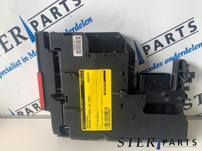 Boîte à fusibles d'un Mercedes E-Klasse, 3 mois de garantie, Utilisé, -, -