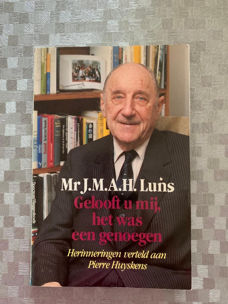 autobiografie van Mr Joseph M.A.H. Luns 1988 - P. Huyskens, Boeken, Biografieën, Zo goed als nieuw, Overige, Ophalen of Verzenden