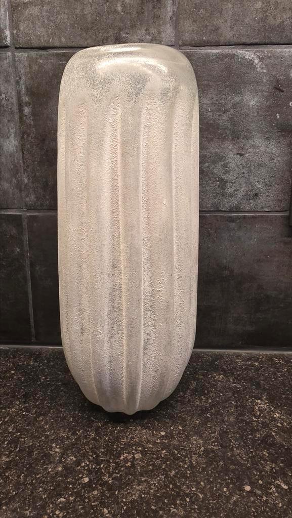Vase blanc rétro de 26,5 de haut et 10 de large, Maison & Meubles, Enlèvement ou Envoi, Comme neuf