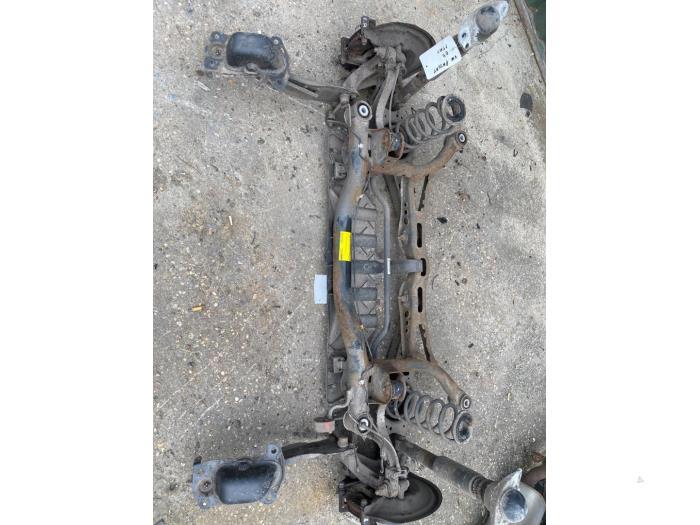 Arbre entraînement roue avant d'un Volkswagen Passat, Volkswagen, -, 3 mois de garantie, Utilisé