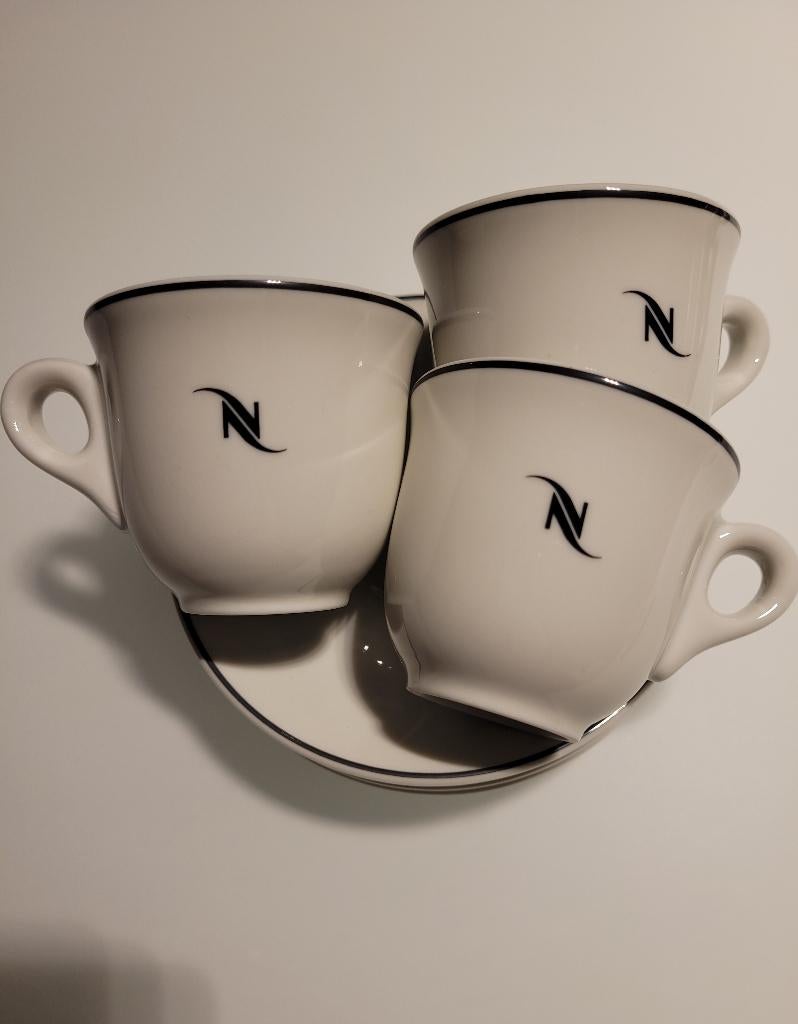 4 NIEUWE kopjes Nespresso met ondertas, Ophalen of Verzenden, Nieuw, Kop(pen) en/of Schotel(s)