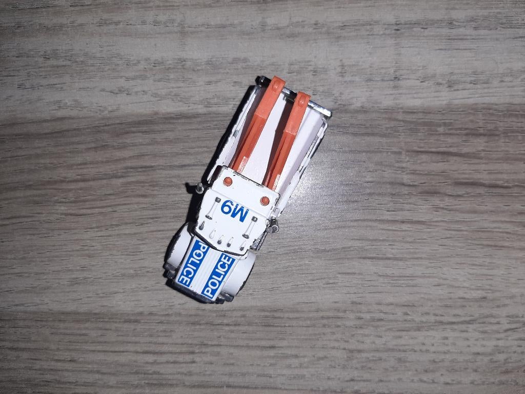 Matchbox Peterbilt Police Truck 1981, Hobby en Vrije tijd, Ophalen of Verzenden, Gebruikt, Bus of Vrachtwagen