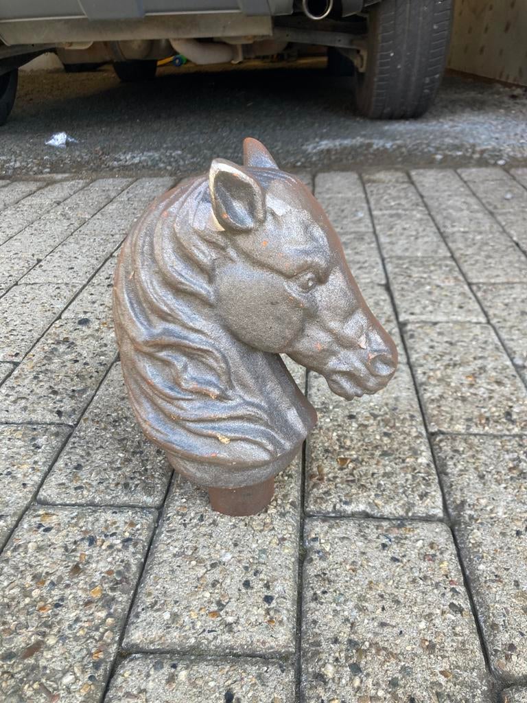Gietijzeren paardenkop, Ophalen, Nieuw