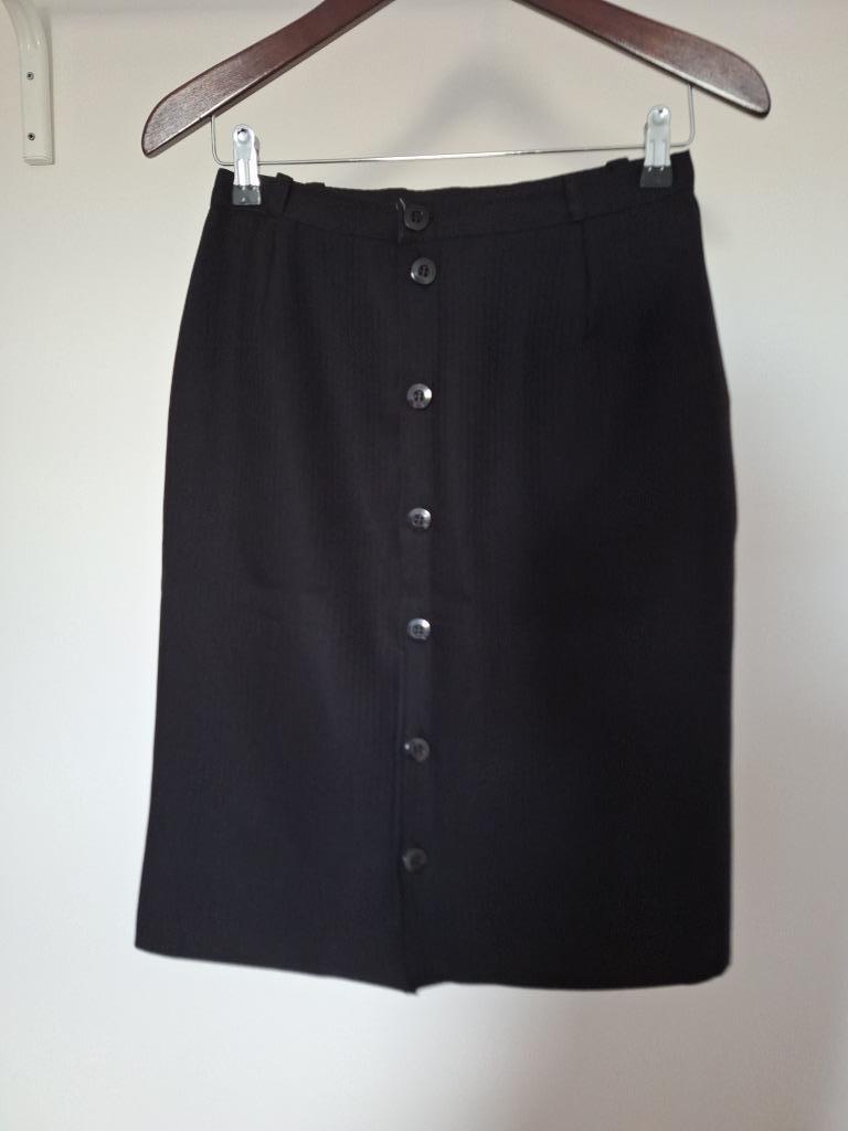 Vintage zwarte rok met knoop T42, Kleding | Dames, Rokken, Ophalen of Verzenden, Gedragen, Maat 42/44 (L), Zwart