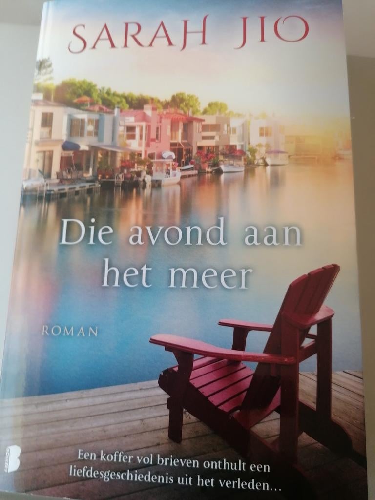 Die avond aan het meer van Sarah Jio, Boeken, Ophalen of Verzenden, Zo goed als nieuw