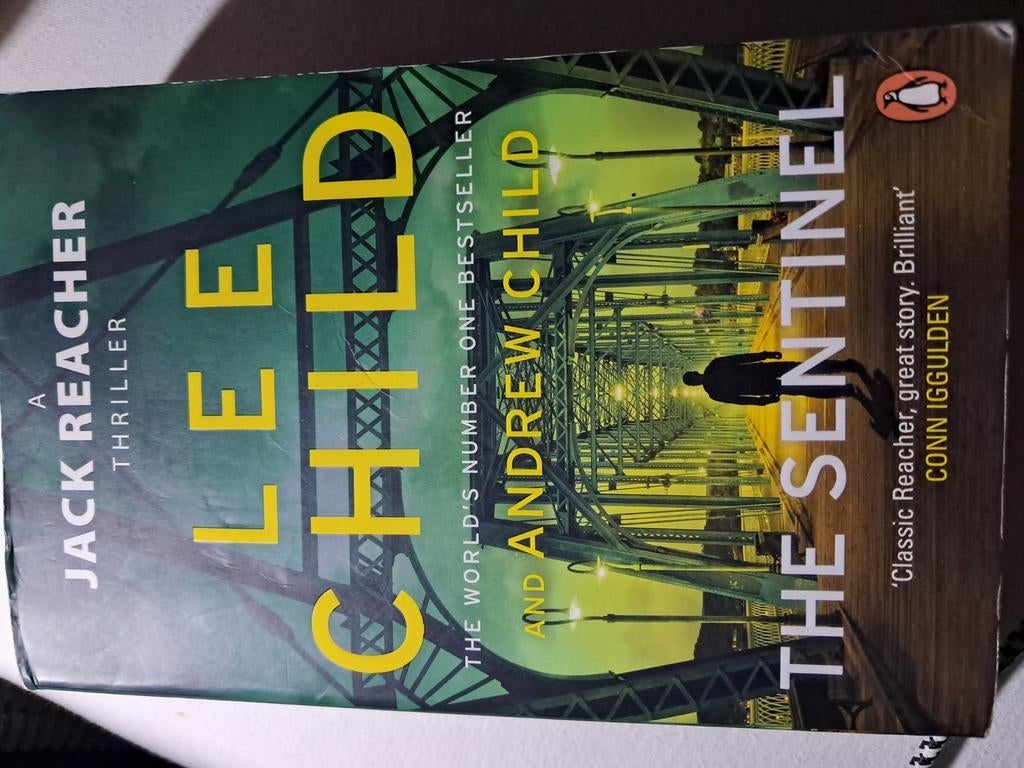 The sentinel, Boeken, Ophalen of Verzenden