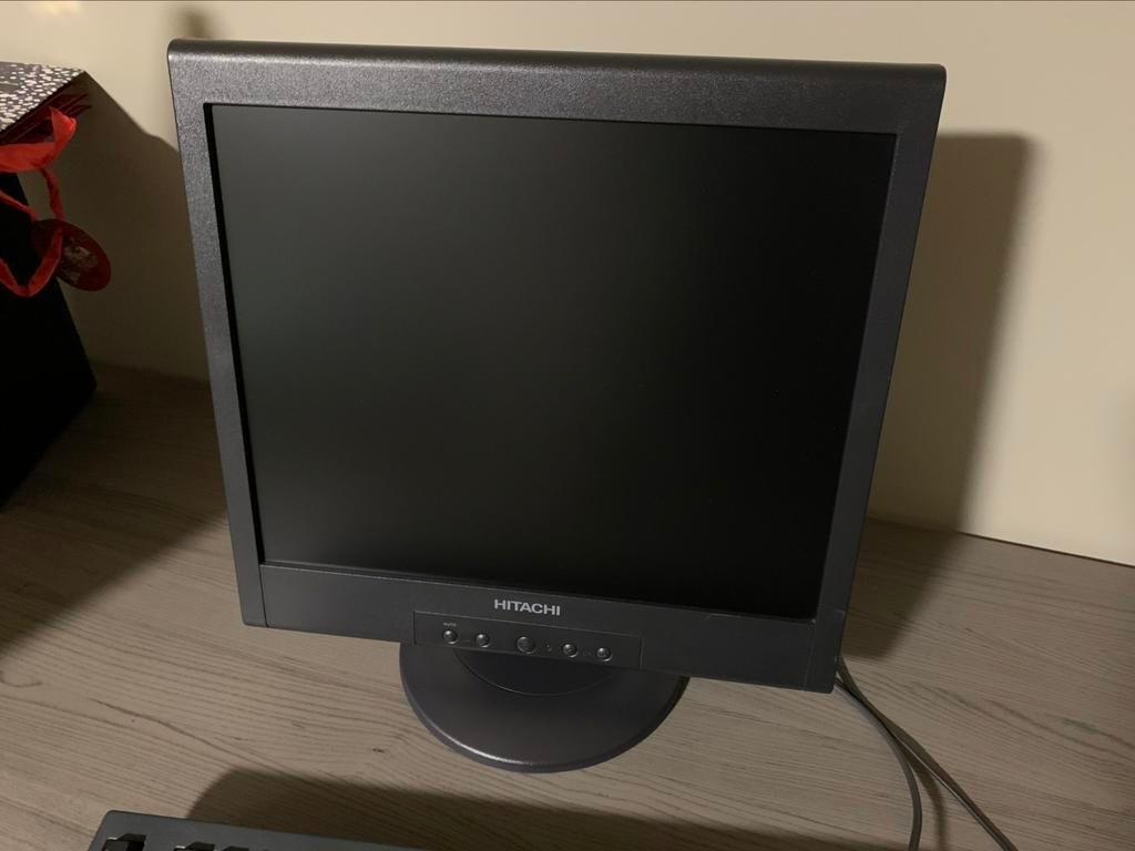 17 inch scherm hitachi, Computers en Software, Monitoren, Ophalen, Gebruikt