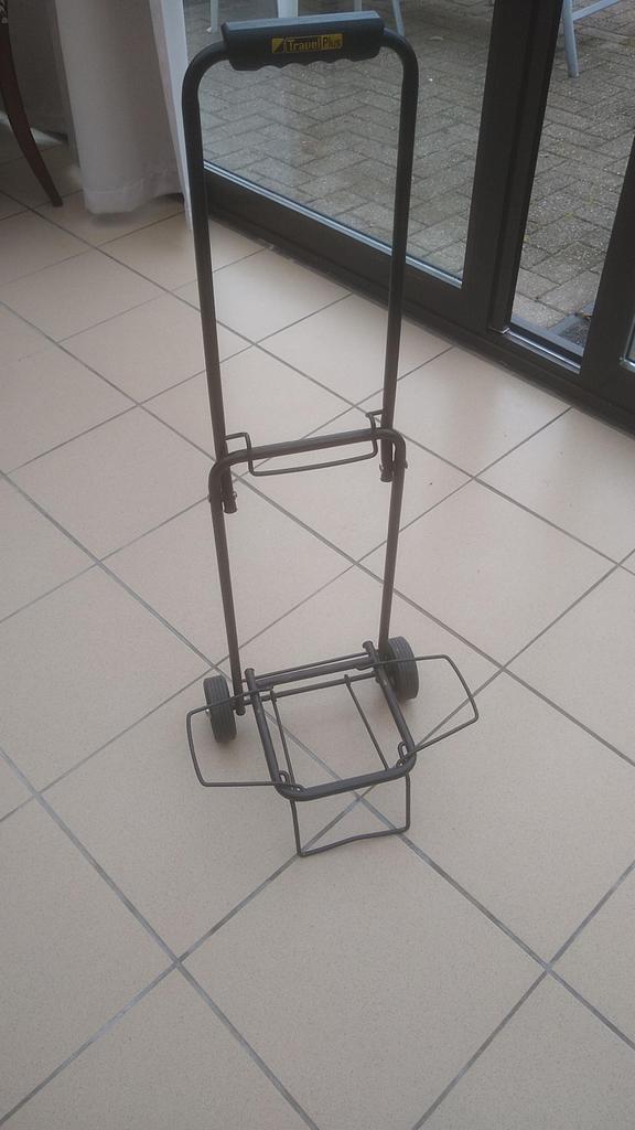 Handige opvouwbare trolley, Handtassen en Accessoires, Koffers, Zo goed als nieuw, 70 cm of meer, Metaal, Wieltjes