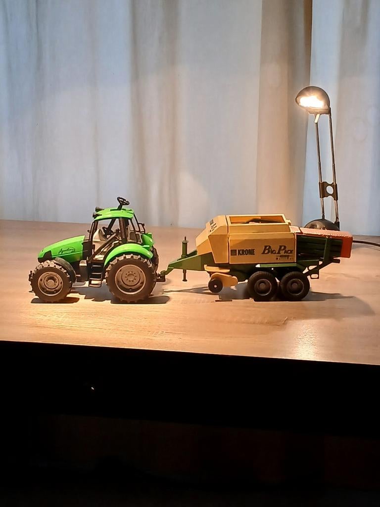 Tractor met balenpers, Ophalen of Verzenden