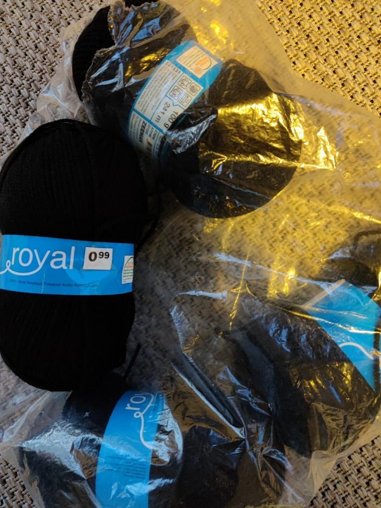 4 bollen zwarte breiwol, Hobby en Vrije tijd, Breien en Haken, Ophalen of Verzenden, Nieuw